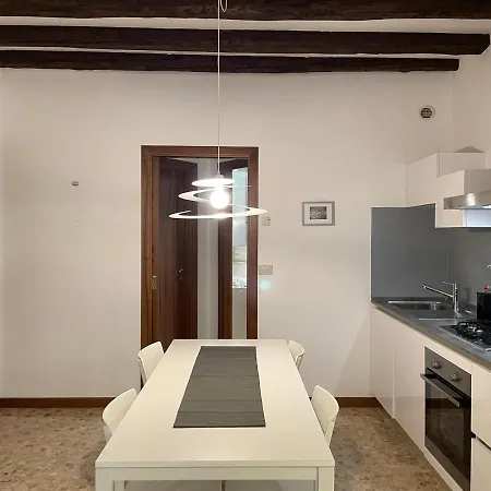 公寓 Piazza San Giacomo Luxury *