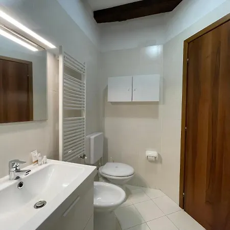 Piazza San Giacomo Luxury أوديني