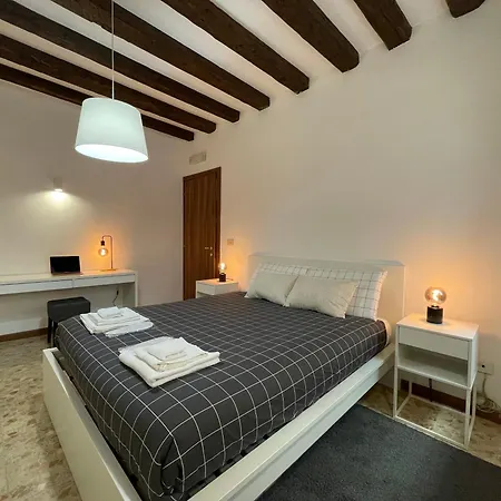 Piazza San Giacomo Luxury